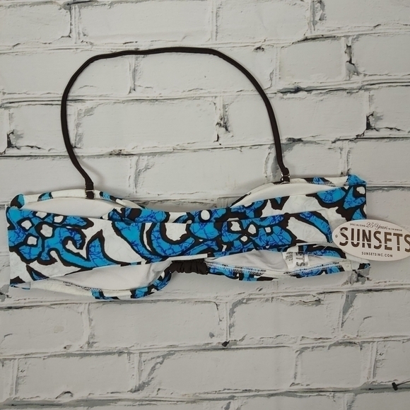 Nwt‎ Sunsets Bikini Top - Picture 2 of 5